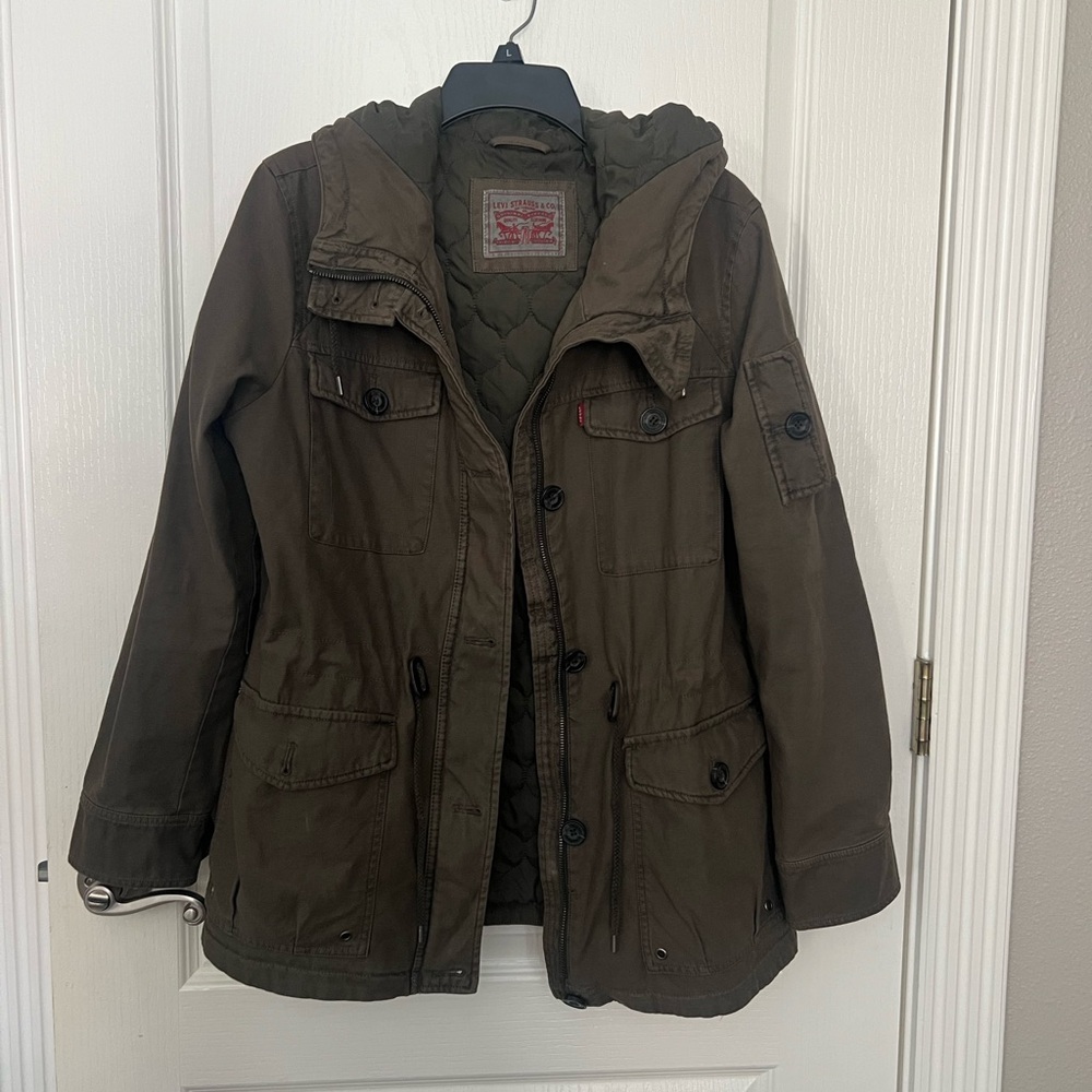 Levi's Women's Utility Jacket in Olive - Picture 2 of 9